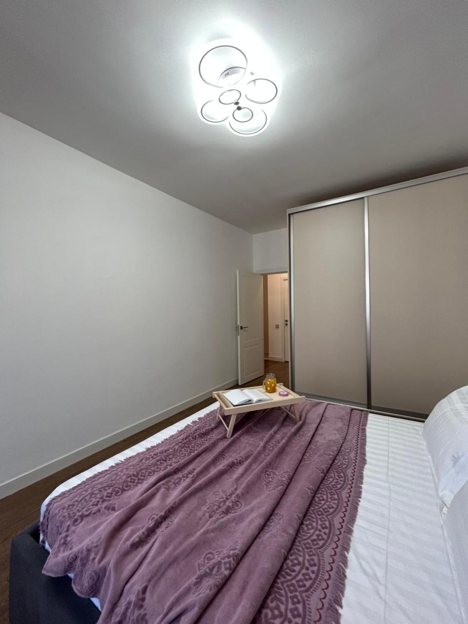 закрыто Apartment *